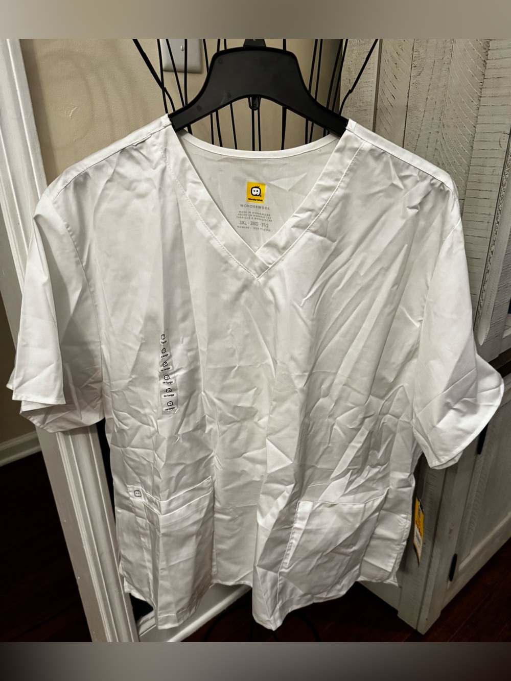 New WonderWink Wink White v-neck Scrub Top 3X 3XL Women’s 101 Nurse Student